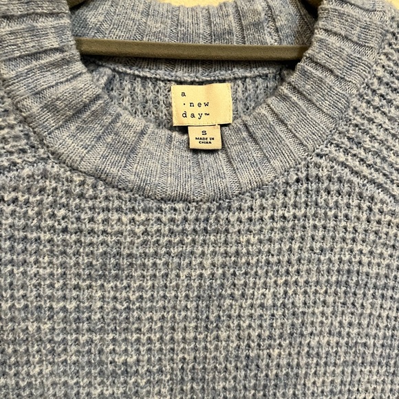 Light blue sweater - Picture 2 of 4